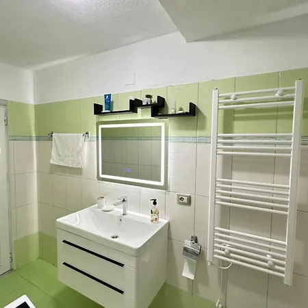 Albanian Oasis Apartment Gjirokaster Exterior photo